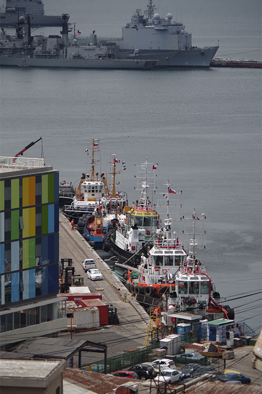 valparaiso_tugs.jpg